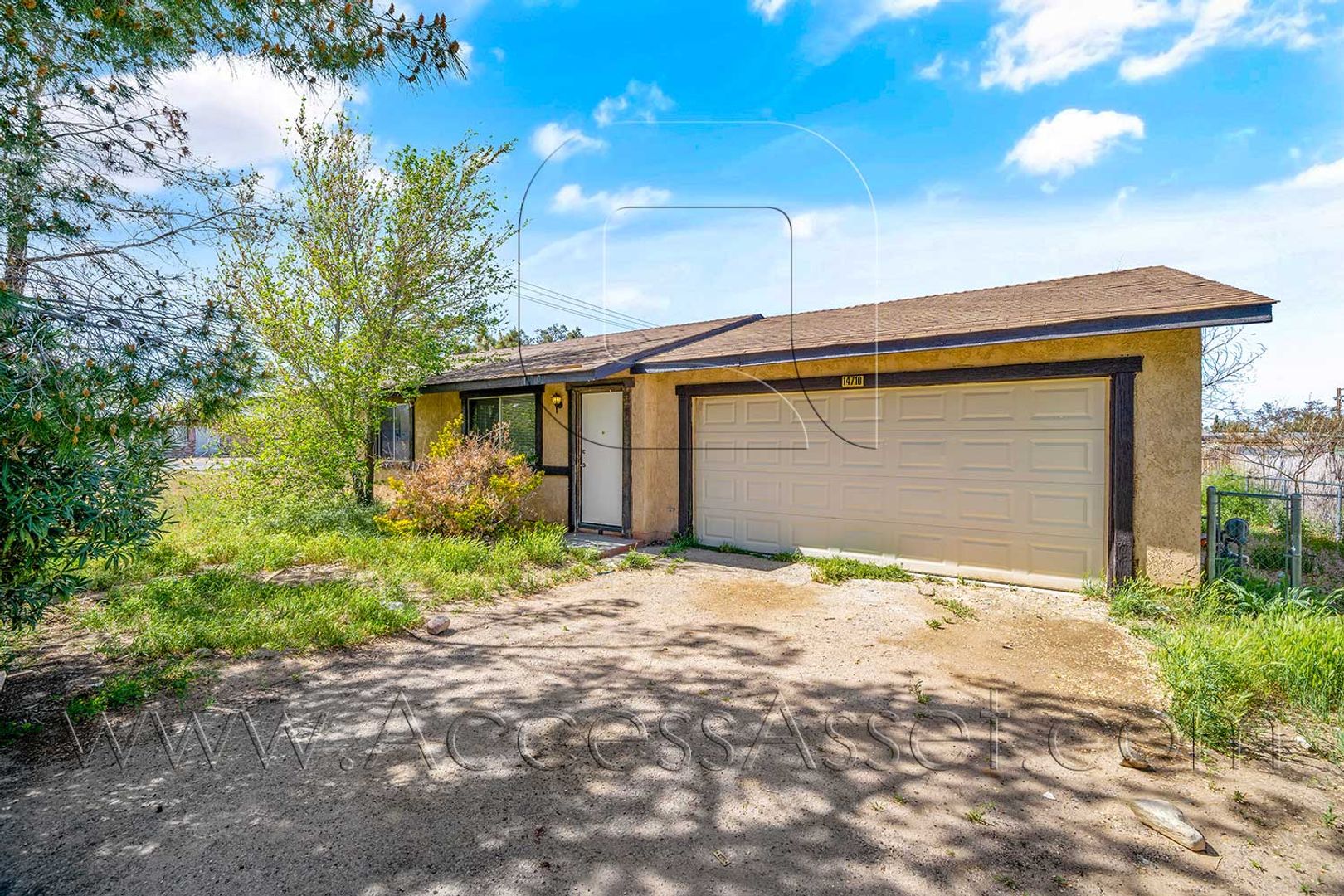 Hesperia House: 14710 Mesa St