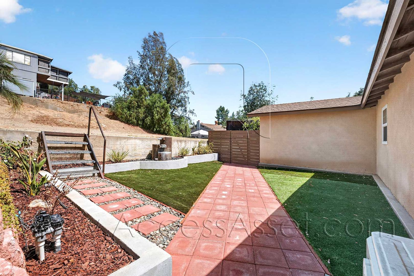 Menifee House: 23963 Lodge Dr