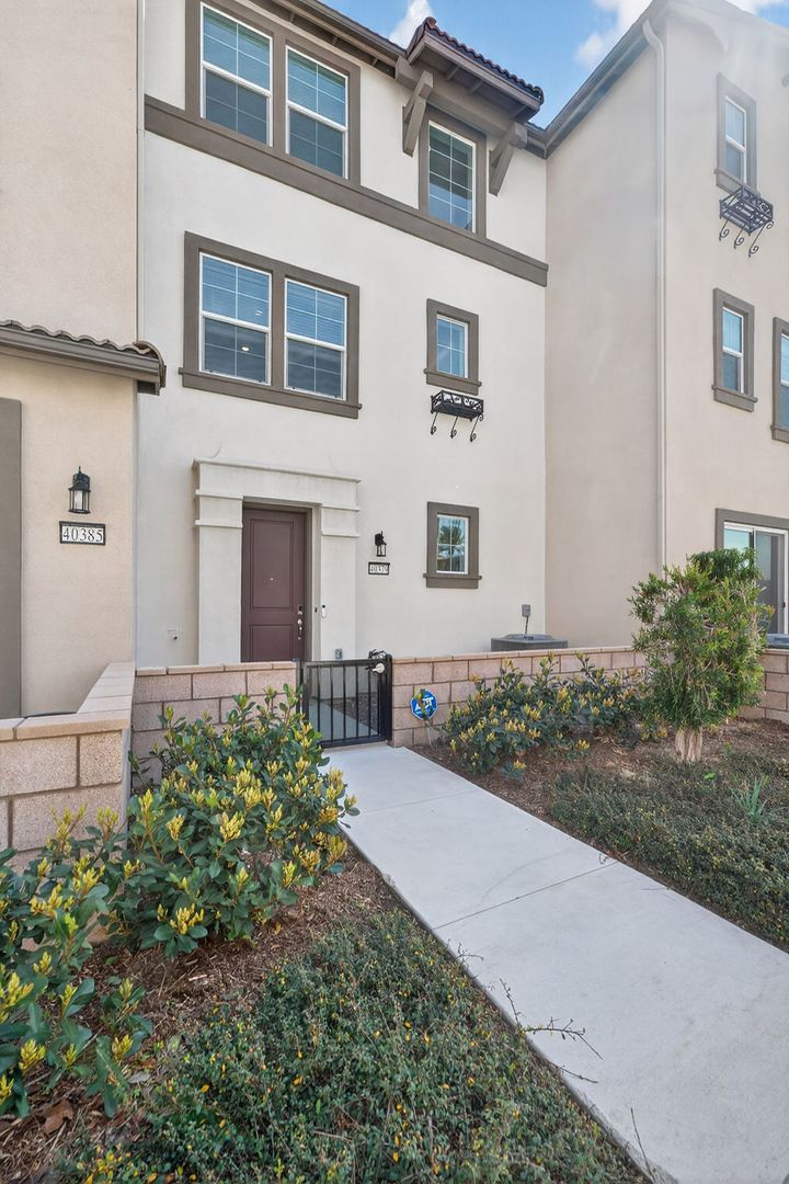 Temecula Condo: 40379 Melrose Dr