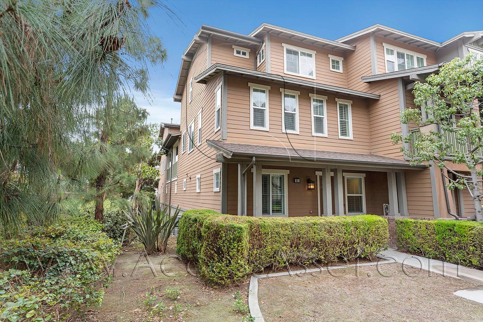 Tustin House: 361 Flyers Lane