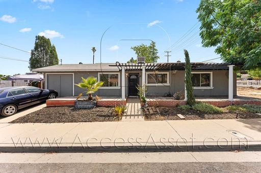 Comfortable Single-Story Living with a Fully Fenced Backyard