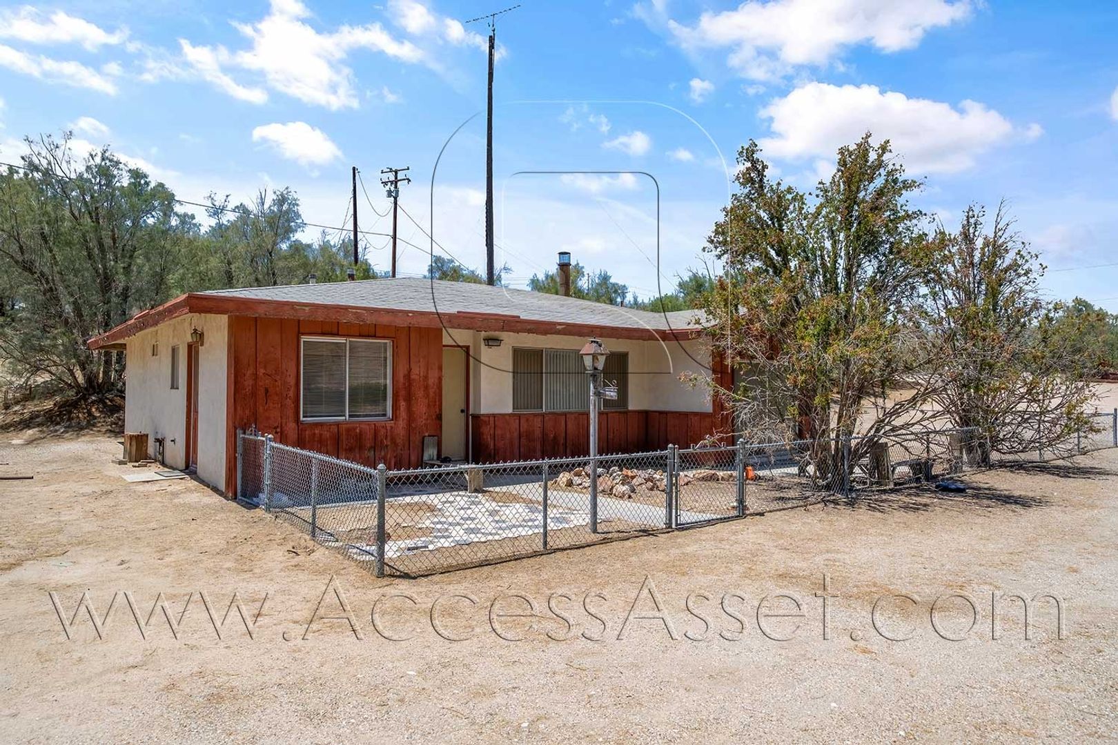 Victorville Apartment: (*) 18499 Shay Road - 1