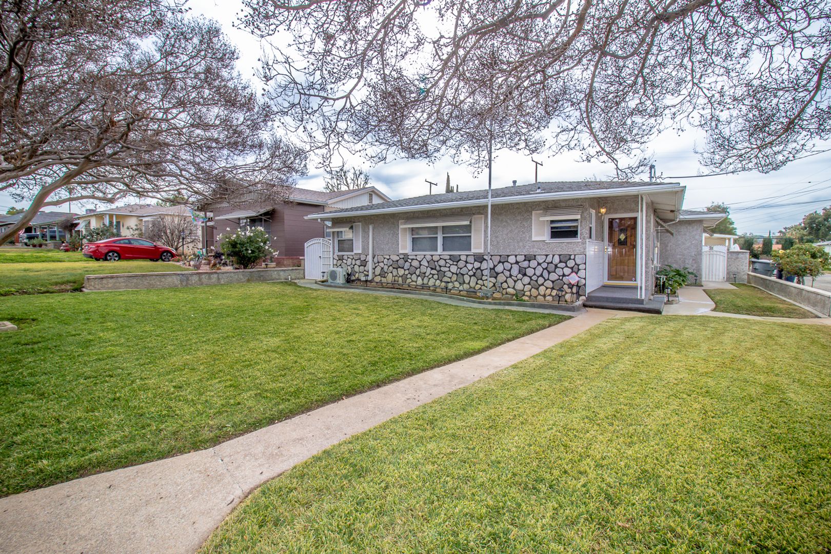 Redlands Apartment: 122 Hastings St