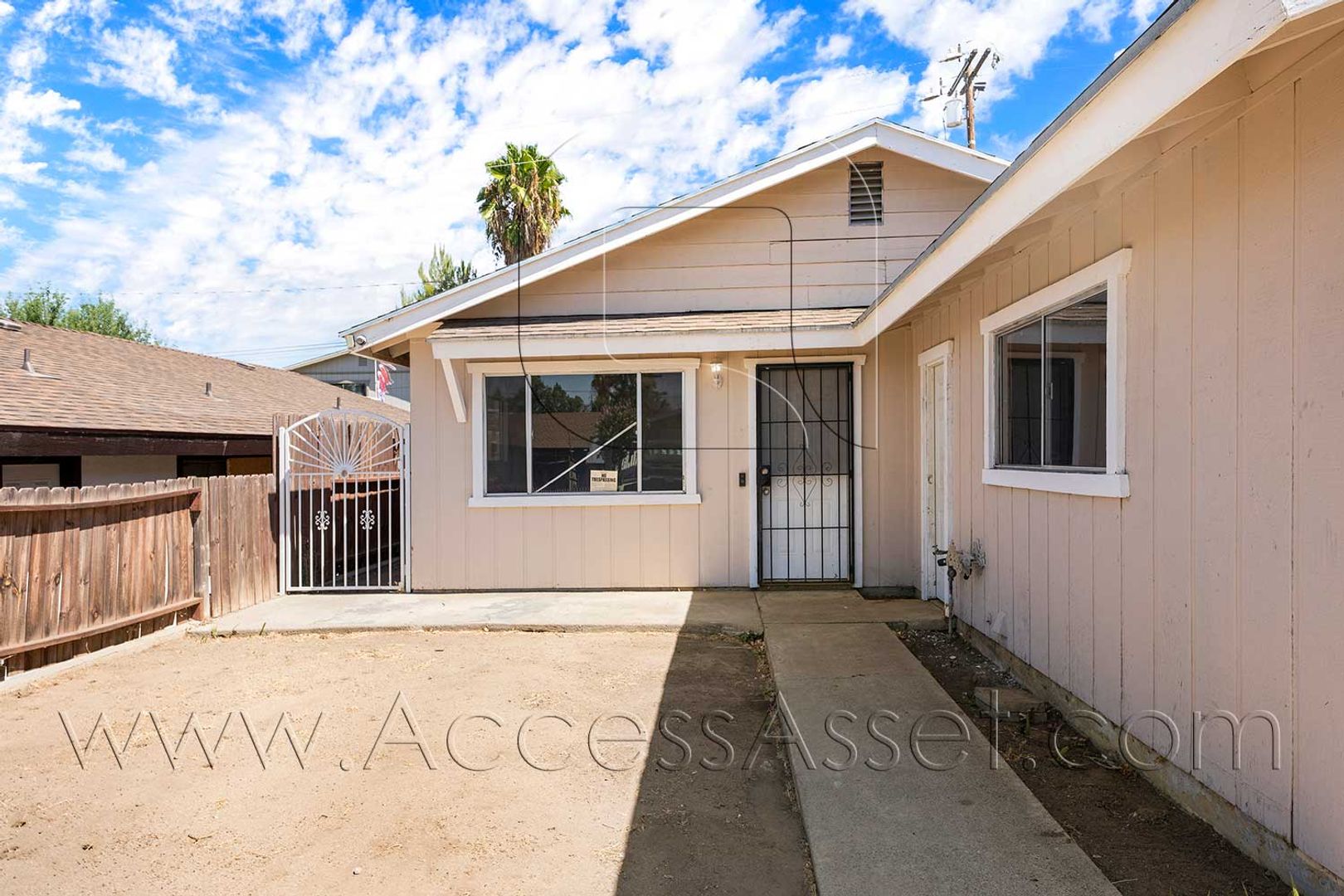 Lake Elsinore House: 33220 Schaper St