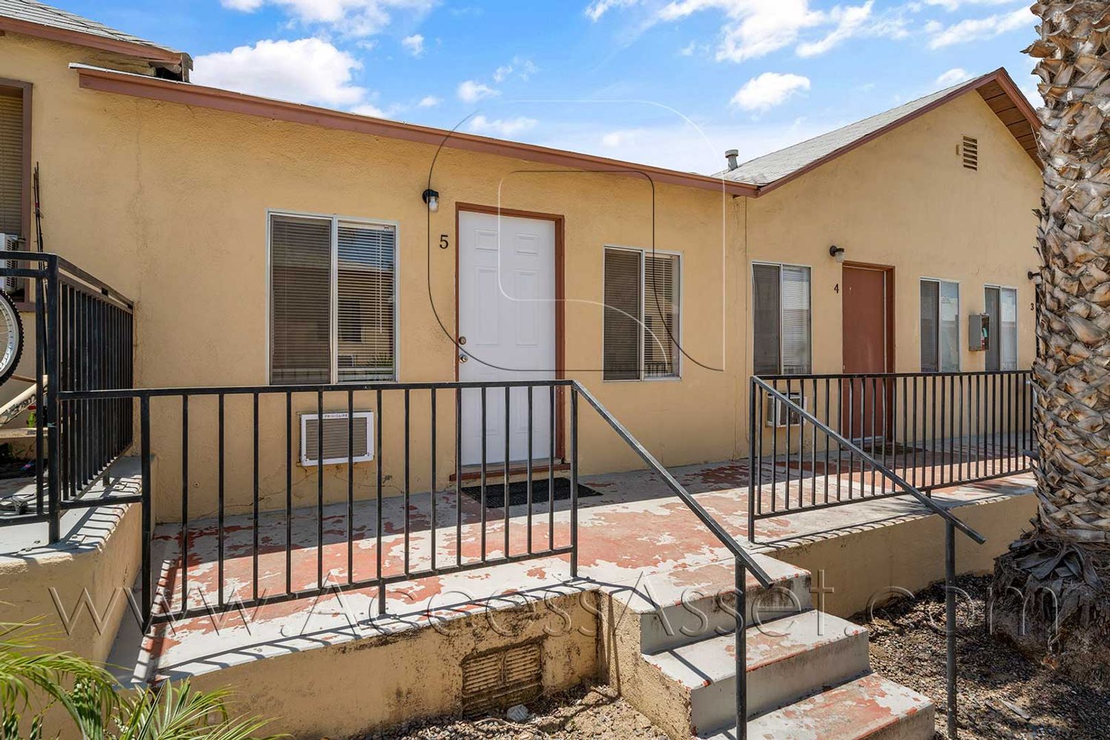 Lake Elsinore Apartment: 113 S Spring St.