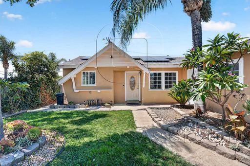 Charming 4 Bedroom Home with Private Yard & Garage Parking – photo 1