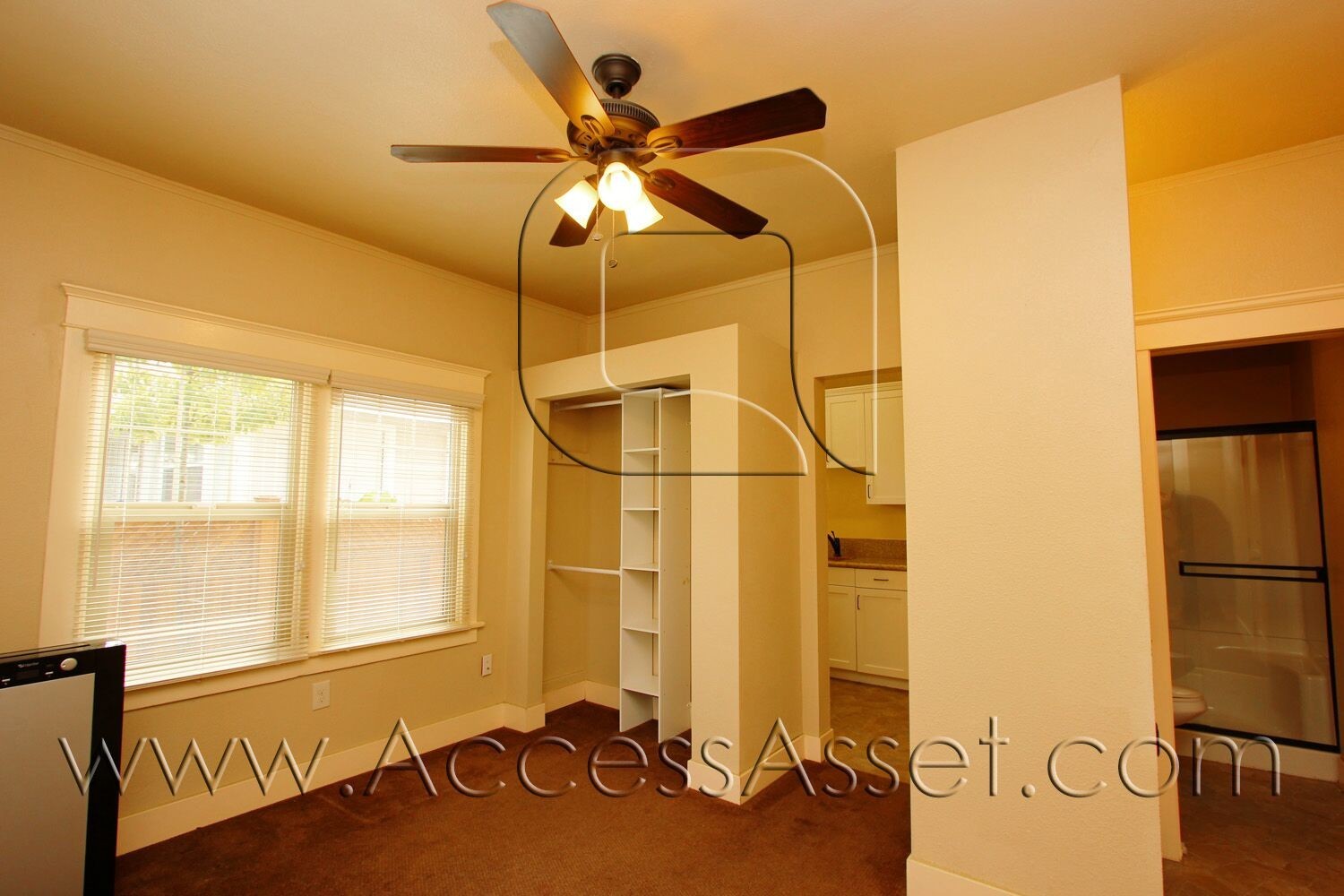 Lake Elsinore Apartment: (*) 226 E Peck St. - 2