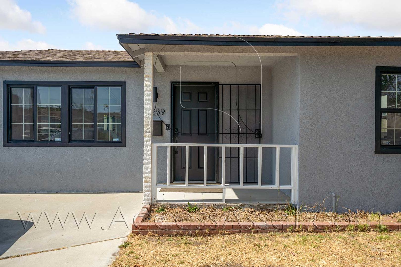 Torrance House: 4239 W 179th St