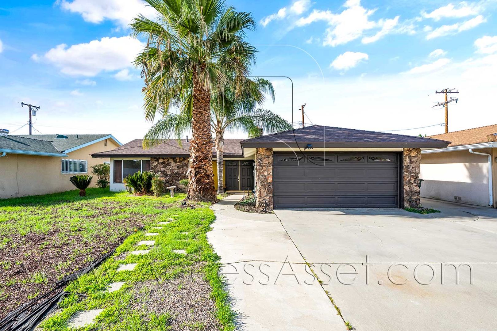 Hemet House: 415 S Gilbert St