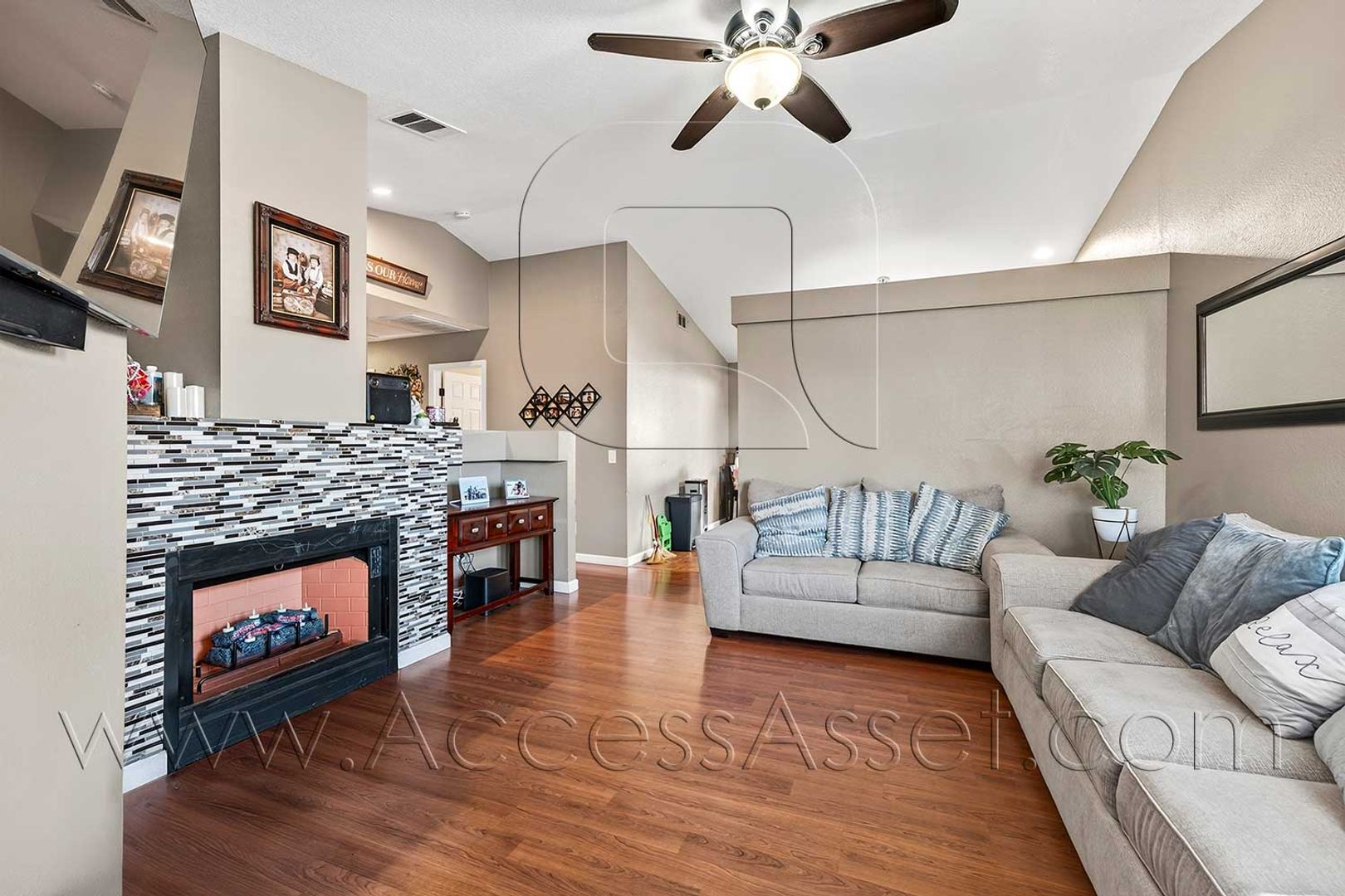 Perris House: 1228 Lilac Ridge Dr