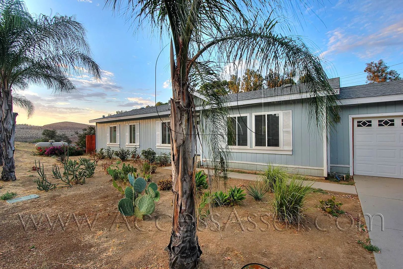 Lake Elsinore House: 16364 Stevens Ave
