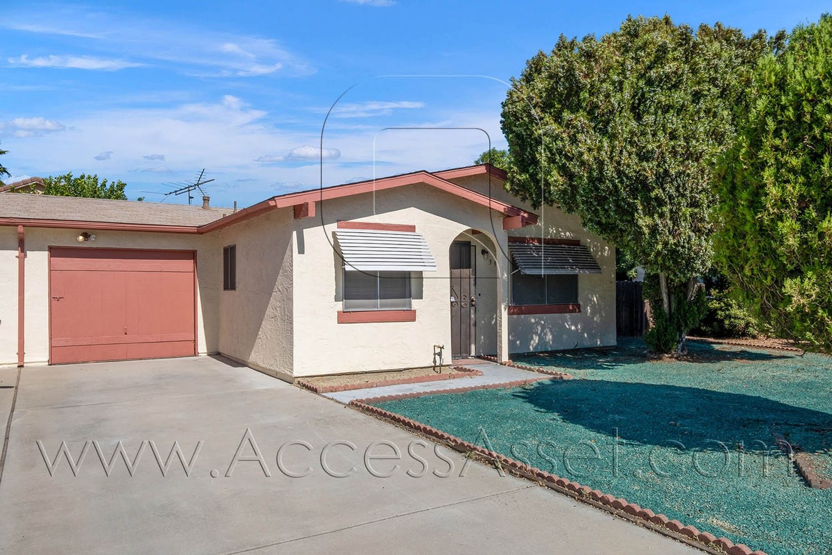 Hemet House: 392 Callao Street