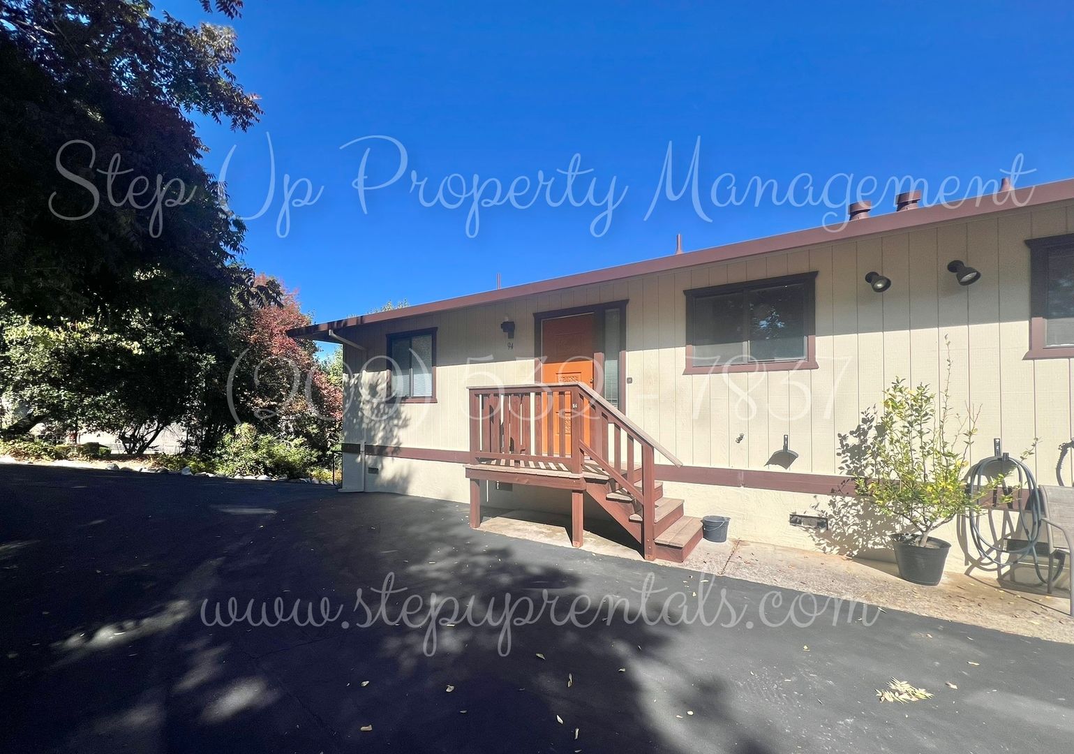 Sonora Apartment: 94 N Norlin St