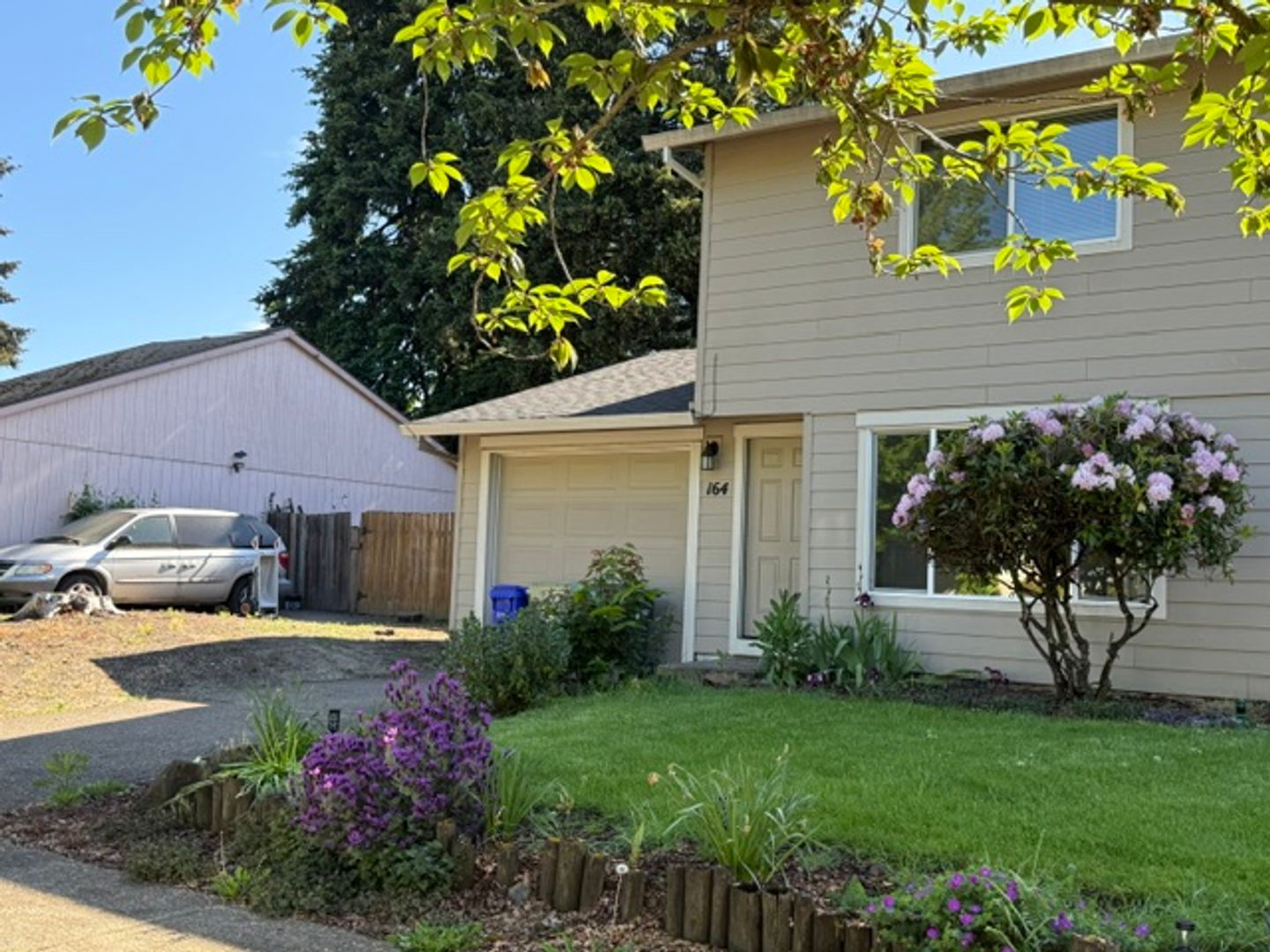 Cornelius Apartment: 184 S 5th Ave