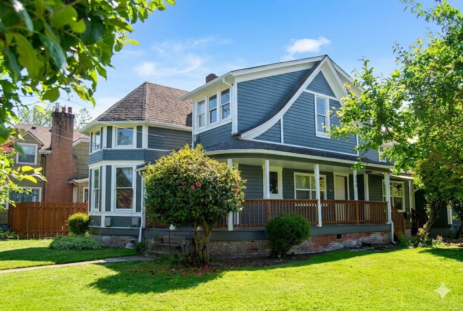 McMinnville Apartment: 307 SE Cowls St