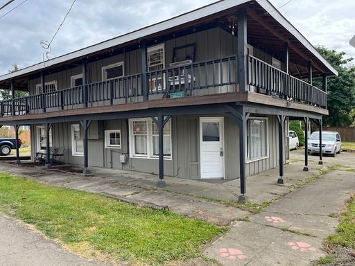 Water, Sewer, and Garbage Included Spacious 1-Bedroom Upper-Level Apartment in the Heart of Carlton!