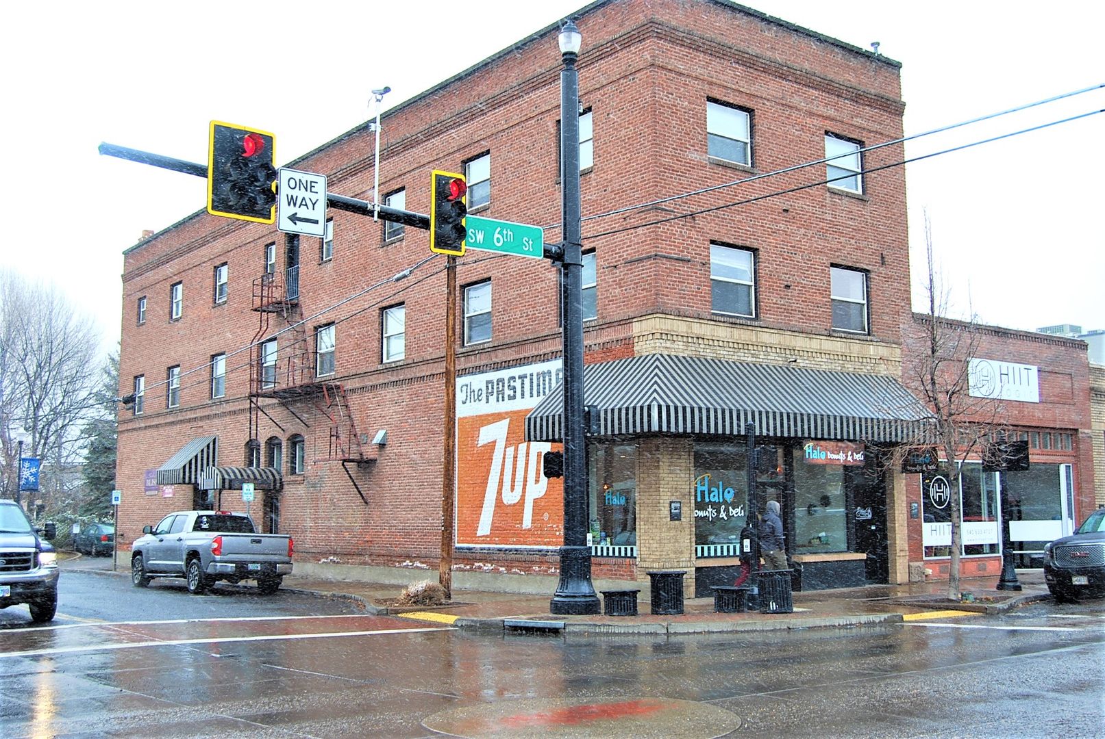 Redmond Apartment: 615 SW Evergreen Ave