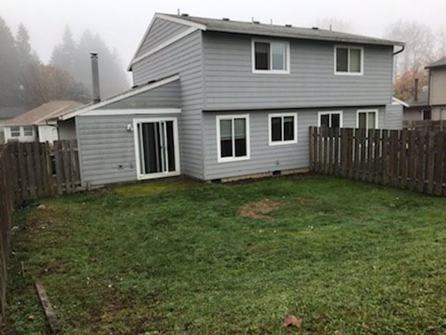 Newberg Apartment: 505 Michelle Ct