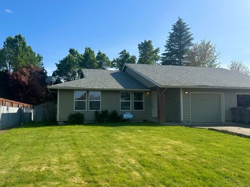 Single level 3 Bedroom 2 Bath McMinnville – photo 1