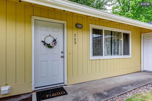 Water and Sewer included! 2 Bedroom 1 Bath Duplex Newberg, OR – photo 1
