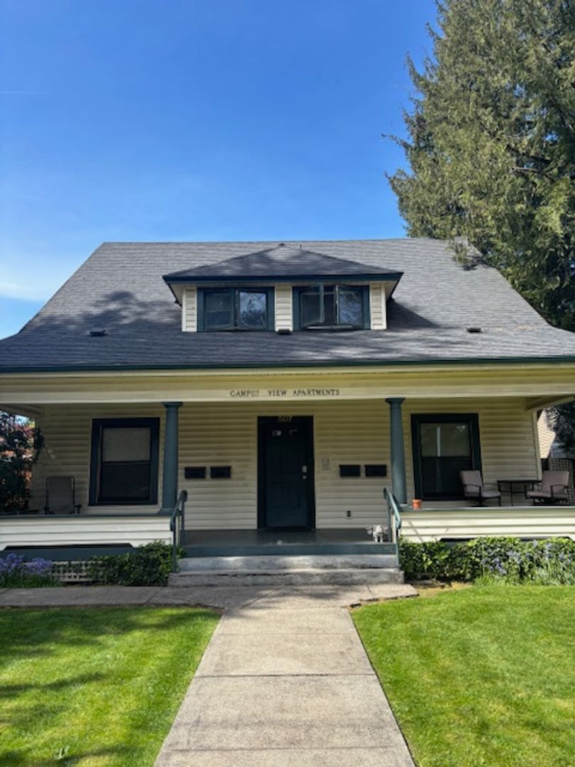 Newberg Apartment: 507 N Meridian