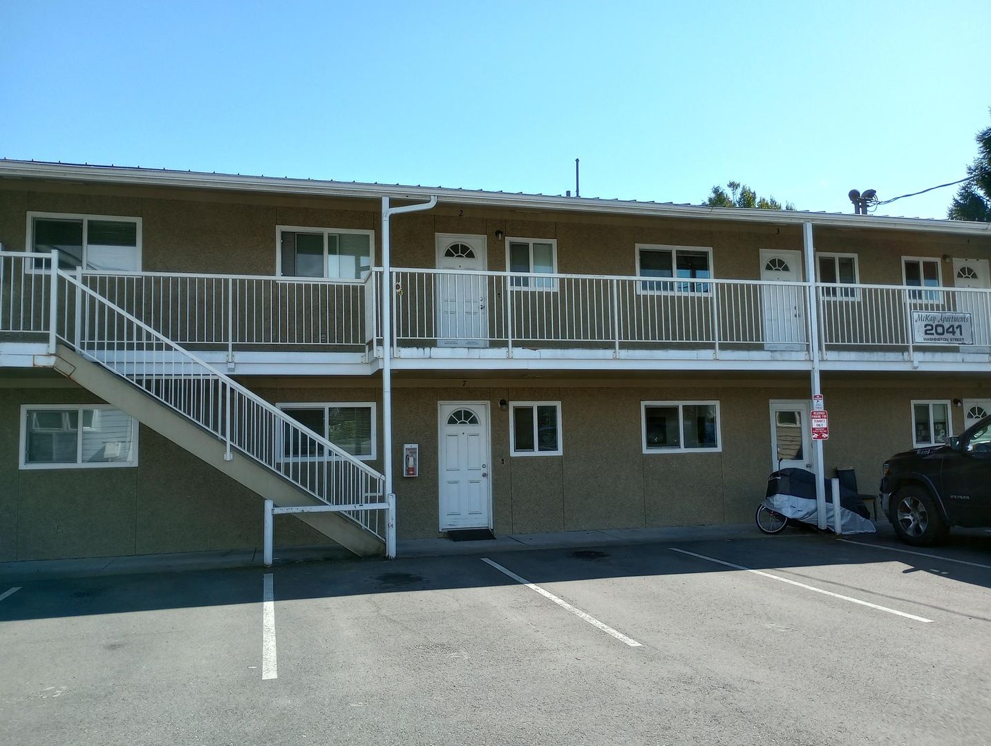 Ferndale Apartment: 2041 Washington Street