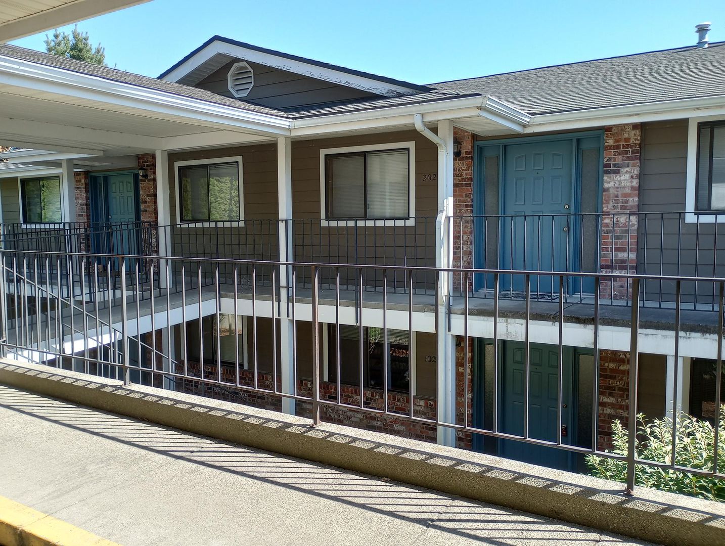 Lynden Apartment: 219 Judson Street