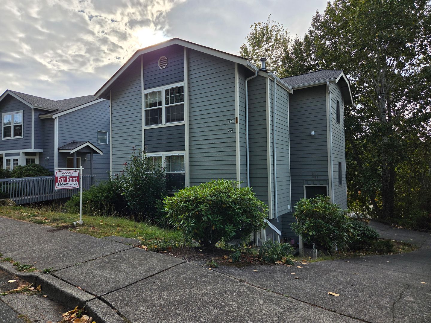 Bellingham Apartment: 809 and 811 Blueberry Lane