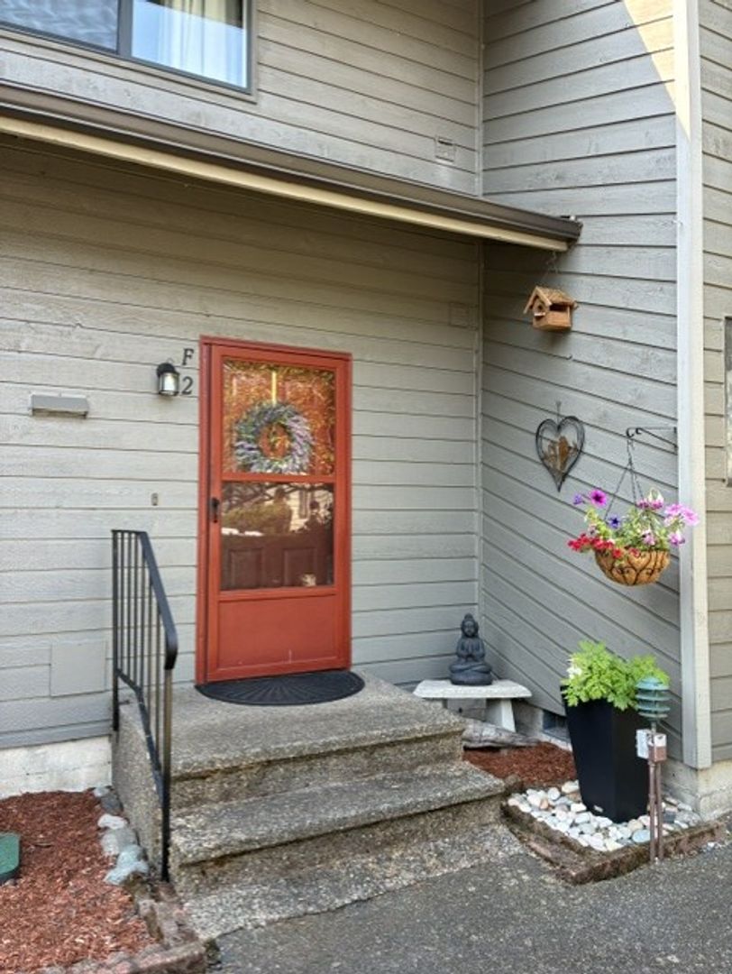 Blaine Condo: 7650 Birch Bay Dr. #F2