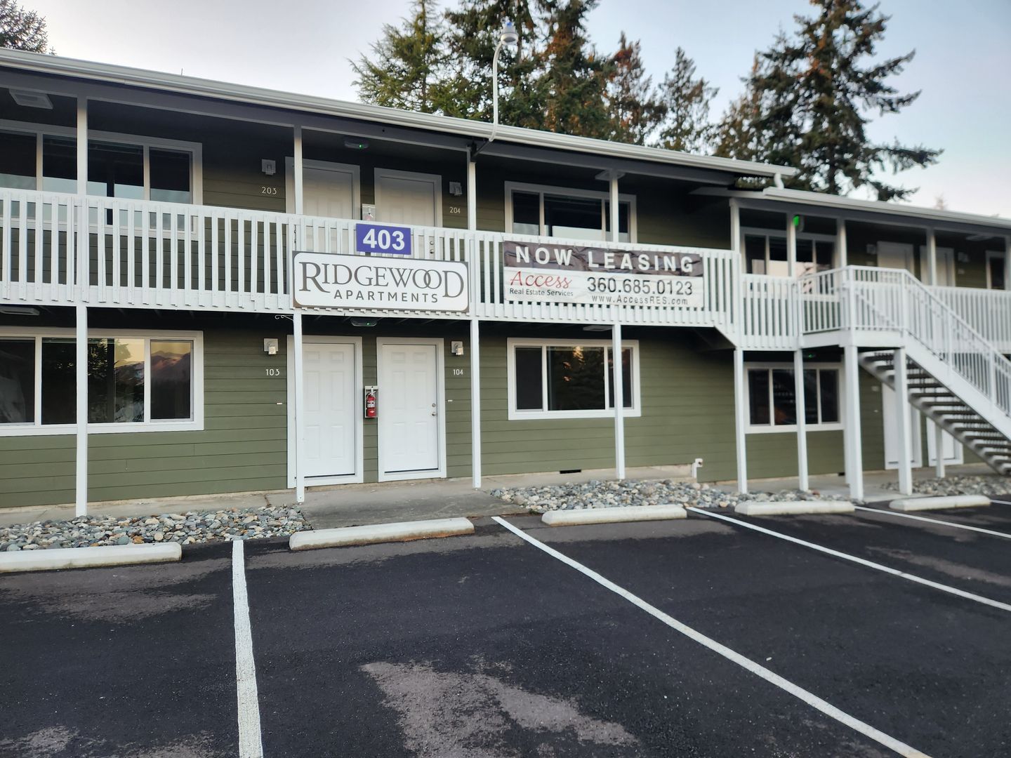 Mount Vernon Apartment: 401/403 Stanford Dr.