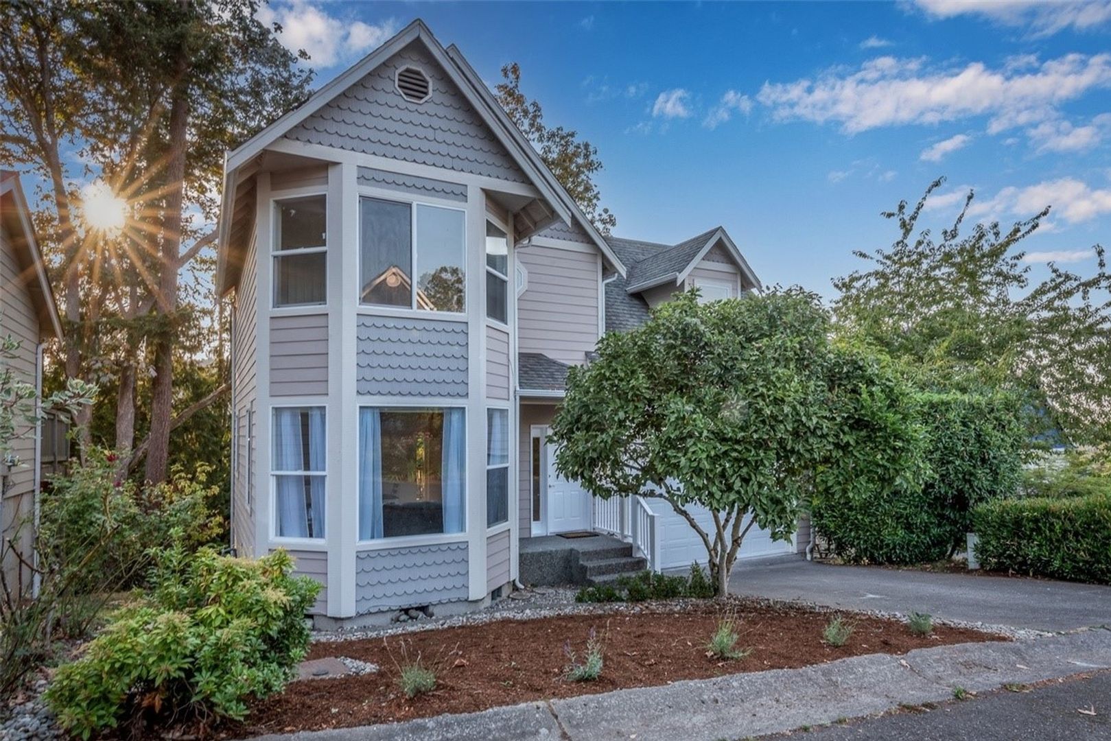 Bellingham House: 132 41st Street