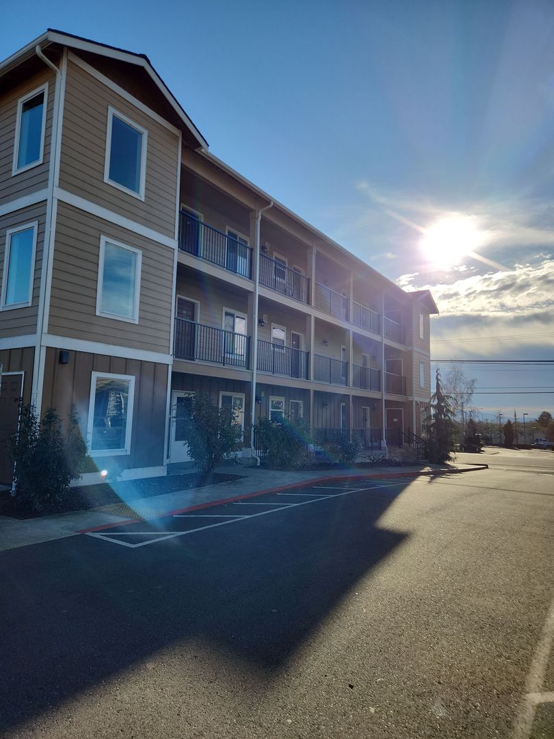 Ferndale Apartment: 5722 Vista Dr