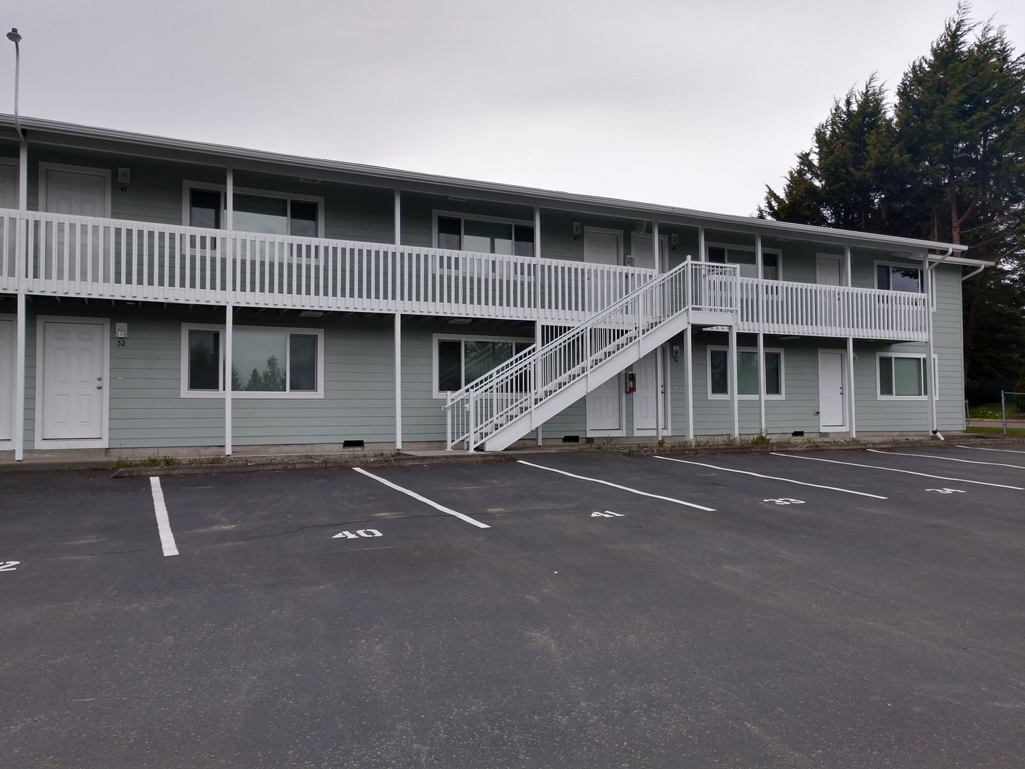 Mount Vernon Apartment: 402/406 Stanford Drive