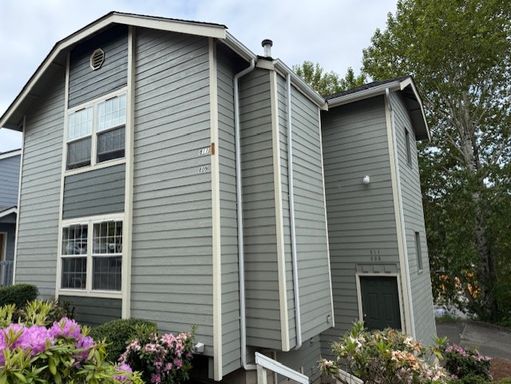 809 Blueberry Lane *ONE MONTH FREE RENT WITH A NEW LEASE* – photo 1