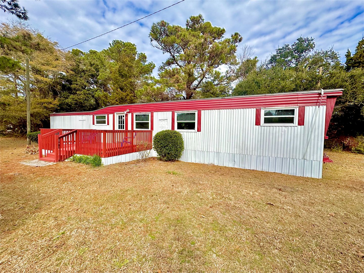 Hampstead House: 295 Perkins Dr - 295 Perkins Dr