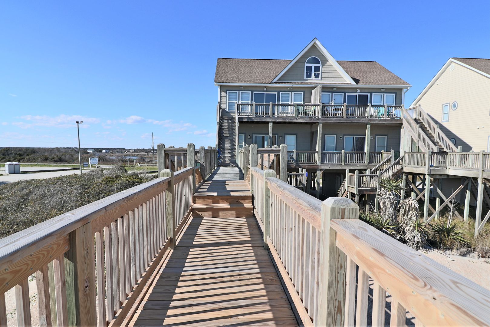 North Topsail Beach House: 211 Goldsboro Ln