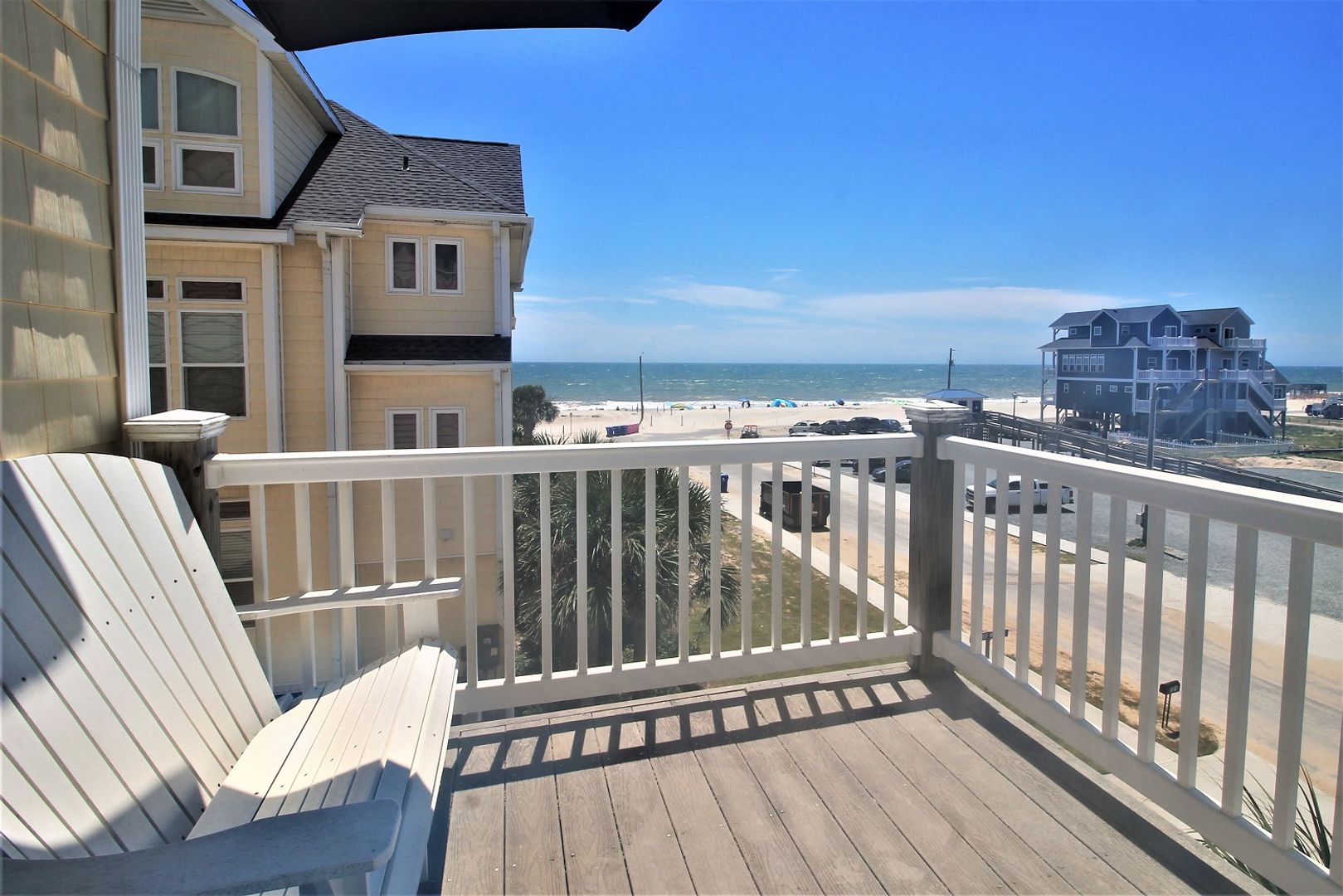 Surf City House: 215 Summerwinds Place