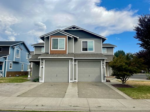 4 Bed 2.5 Bath Townhome for Rent in Ellensburg! – photo 1