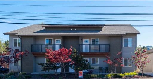 2-Bedroom Apartment Across from Wenatchee Valley College – photo 1
