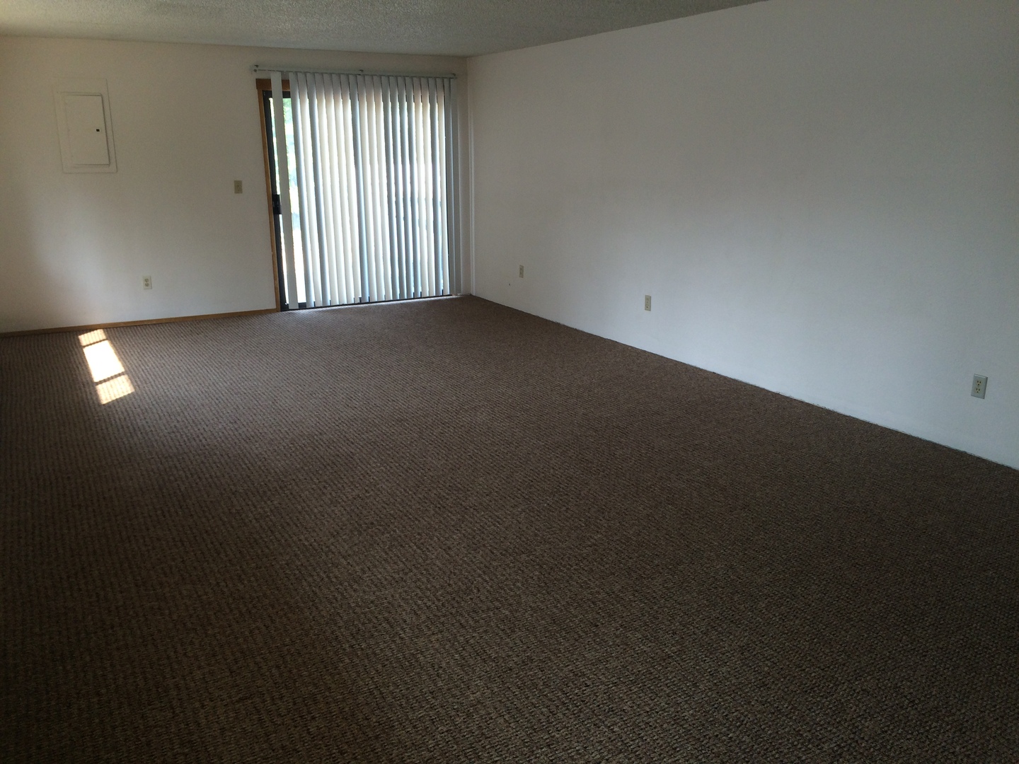 Ellensburg House: 1202 N Willow