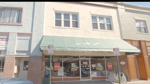 Upstairs Two Bedroom Apartment in Histioric Downtown Ellensburg Building