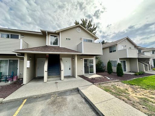 Charming 2 Bed 1 Bath Apartment Close to CWU