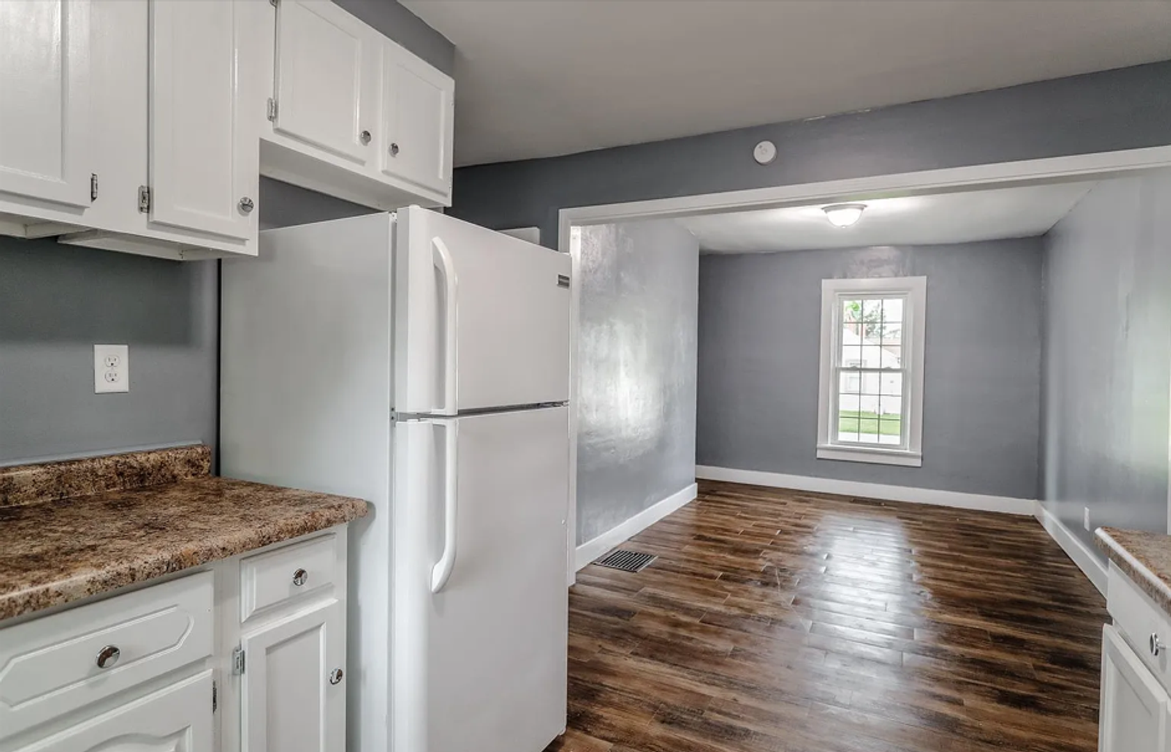 2104 Hall St 24 of 27