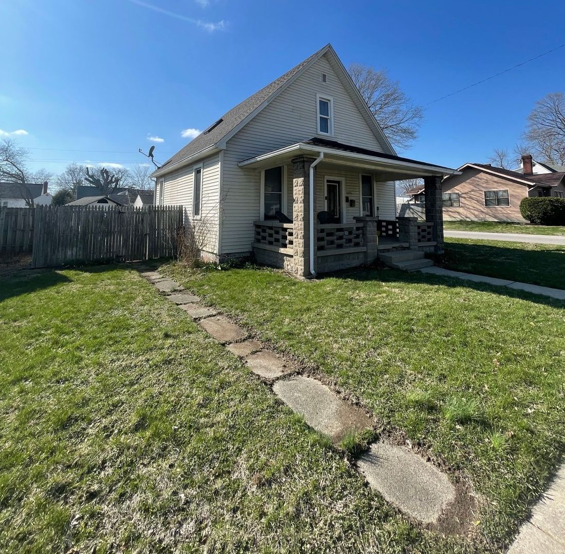 Lafayette House: 1002 S 20TH