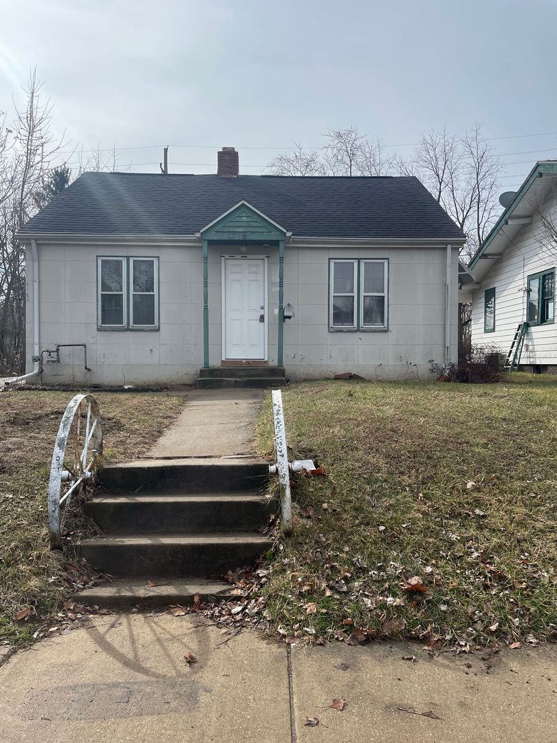 Lafayette House: 1719 Morton Street