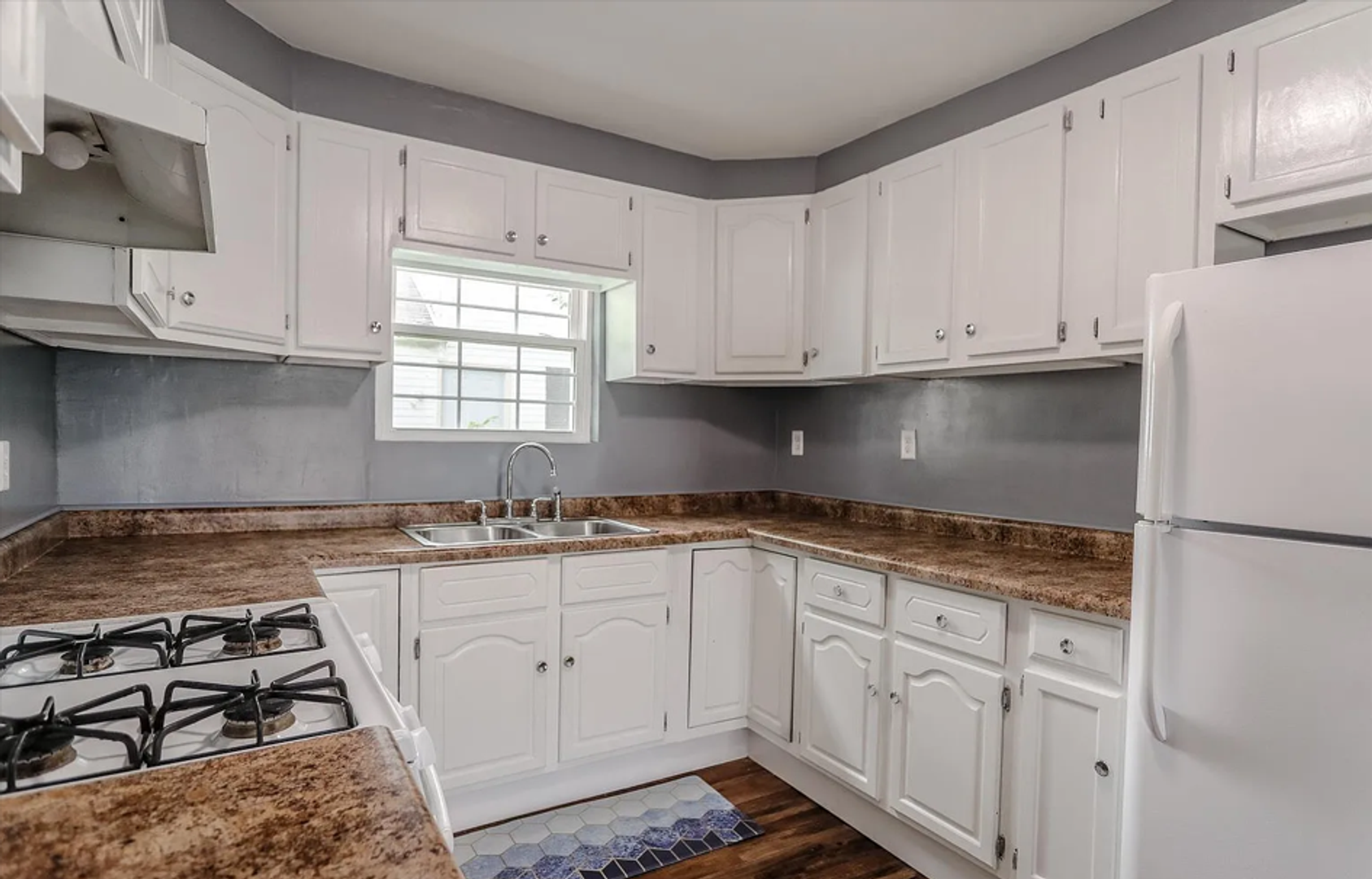 2104 Hall St 23 of 27
