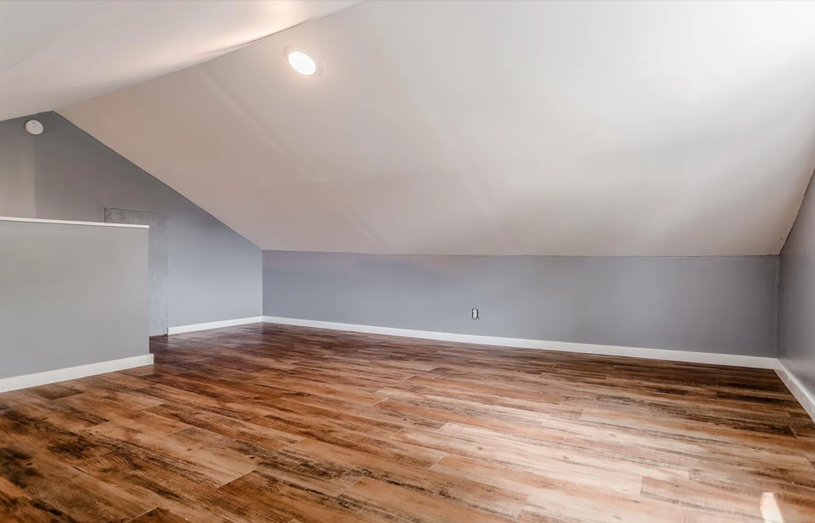 2104 Hall St 21 of 27