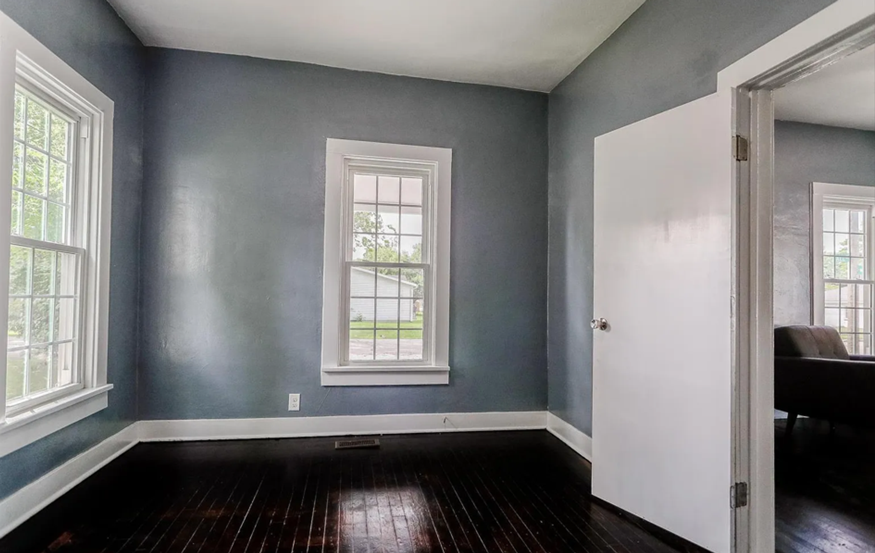 2104 Hall St 6 of 12