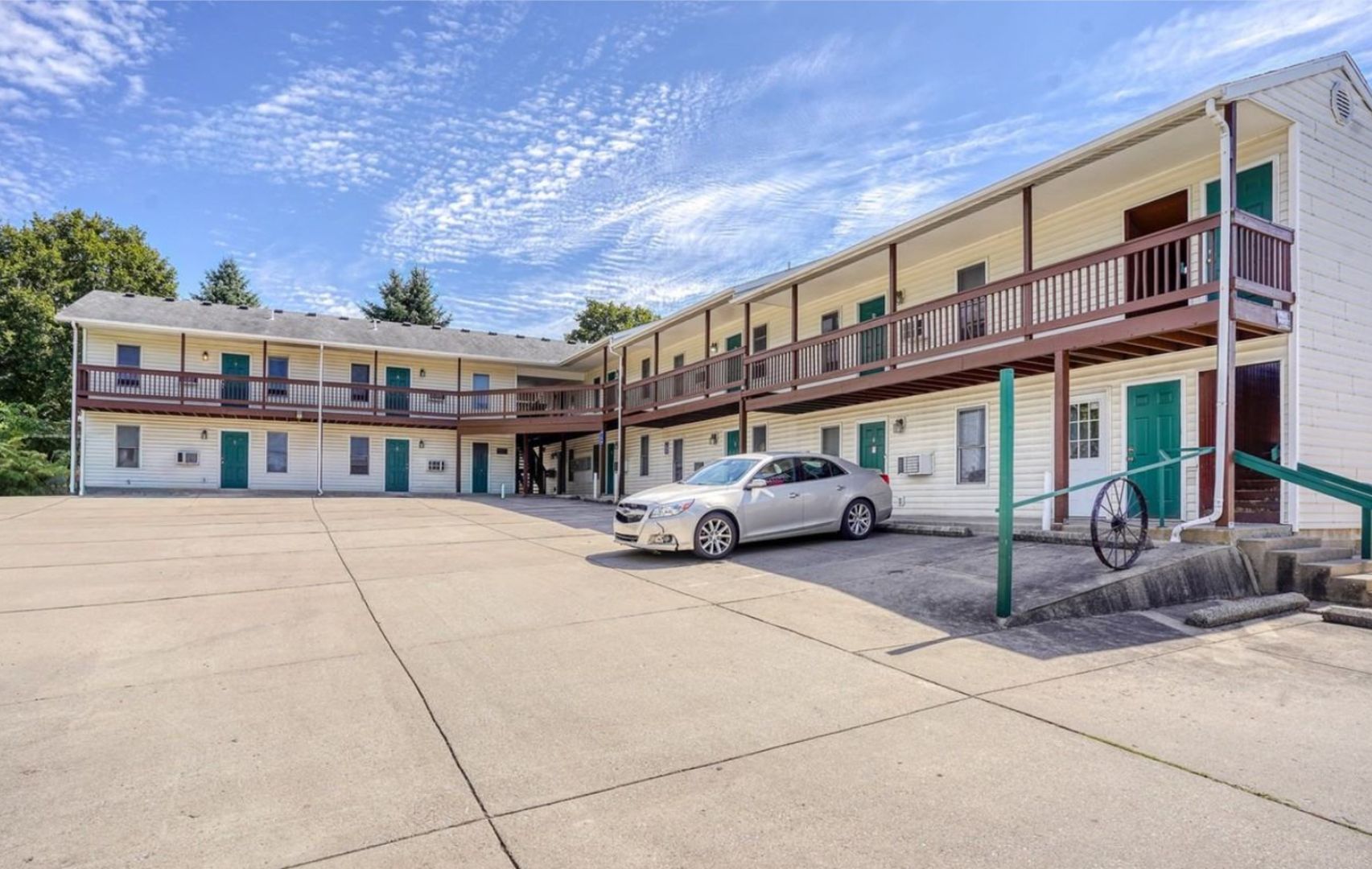 Lafayette Apartment: 318 S. 5th Street