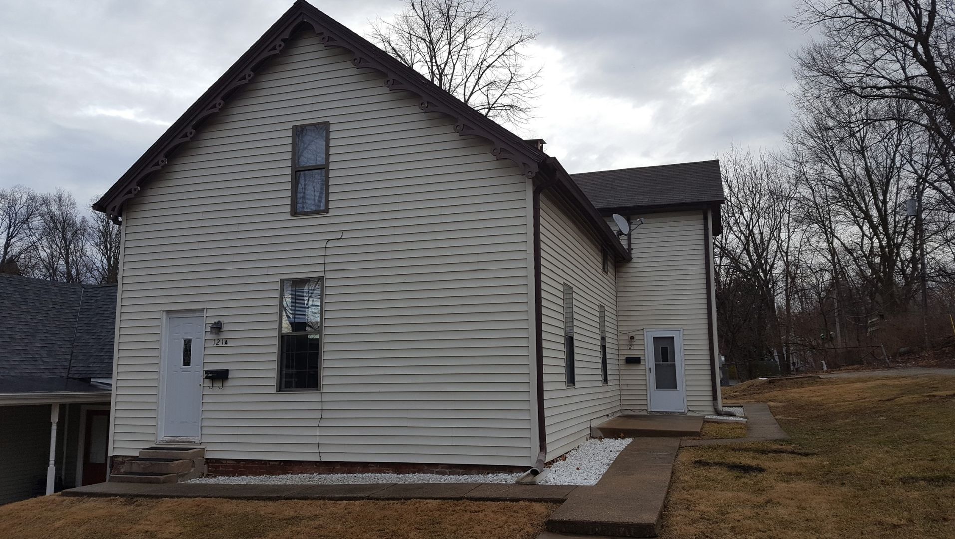 Lafayette Apartment: 121 Asher St